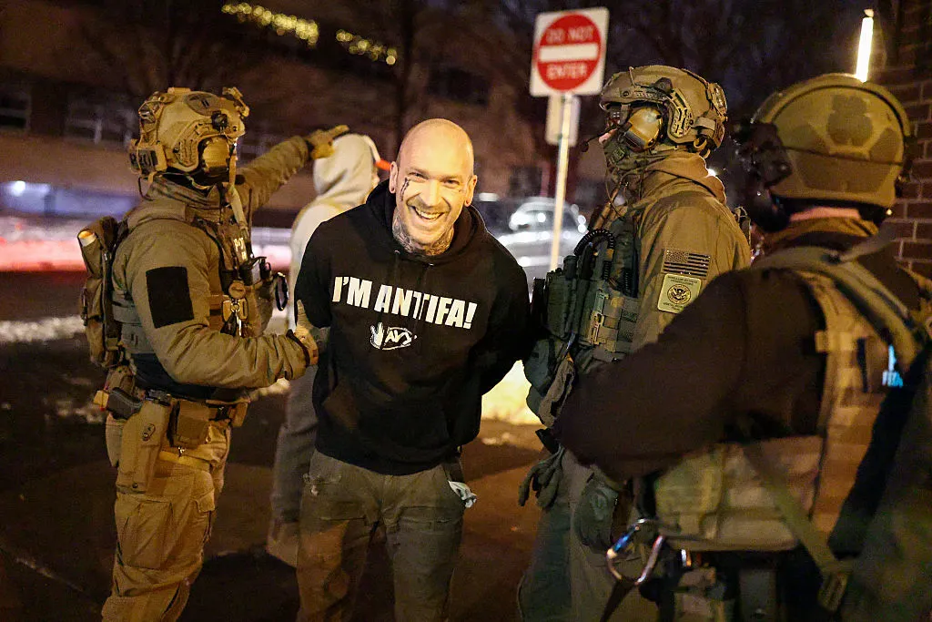 Påtalemyndigheten prøver å kriminalisere helt svarte klær i Texas-saken mot den såkalte "Antifa Cell"