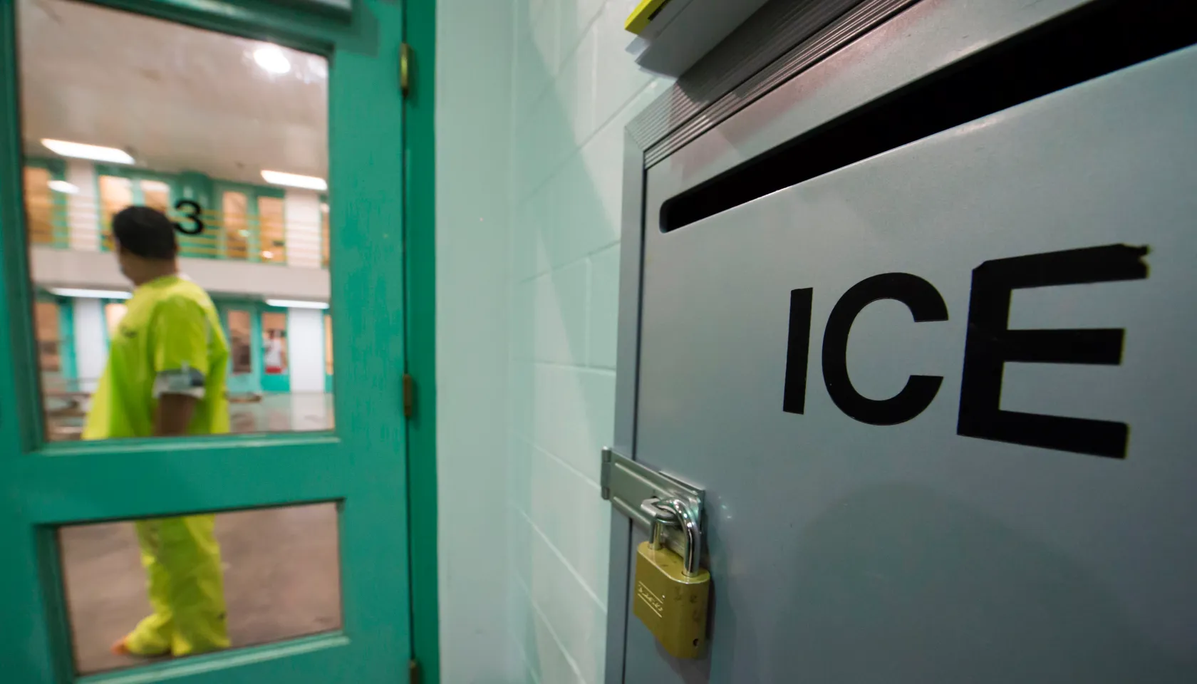 ICE-direktøren legger skylden på mor på 2 år gammelt barn, som ICE deporterte