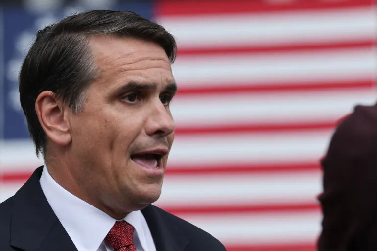 WASHINGTON, DC – 27. MAI: Fungerende amerikansk justisminister Todd Blanche taler utenfor Det hvite hus 27. mai 2026 i Washington, DC. Blanche ga et kort intervju etter et møte med USAs president Donald Trumps kabinett. Vinn McNamee/Getty Images/AFP (Foto av WIN MCNAMEE / GETTY IMAGES NORTH AMERICA / Getty Images via AFP)