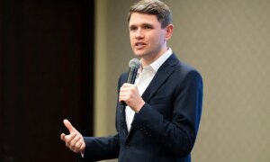 James Talarico avslører plan for å takle den svarte mødredødelighetskrisen