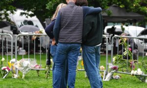 Mann erkjenner seg skyldig i Colorado brannbombing, grupper ber om utsettelse av familien