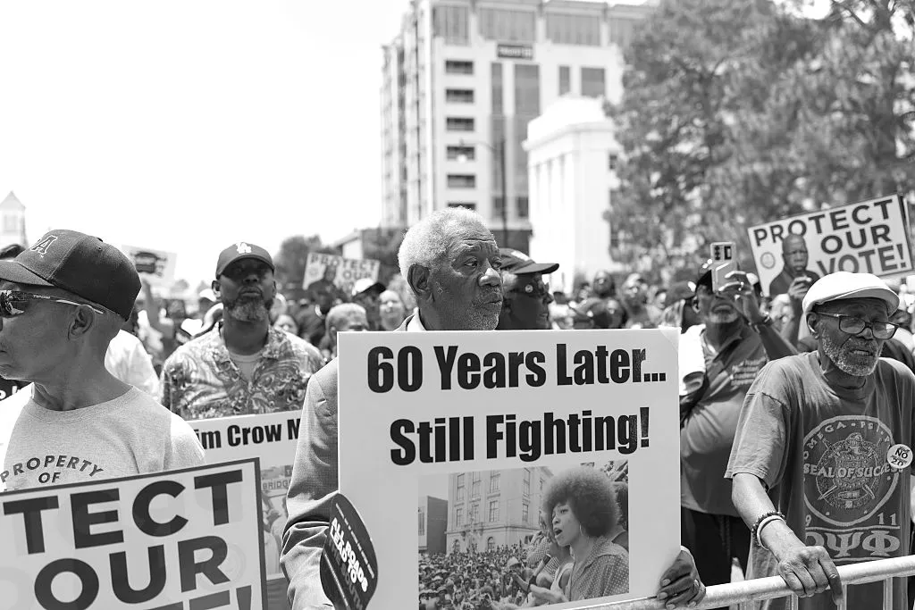 Samme Bridge New Fight: Thousands Rally etter at SCOTUS kutter svartes stemmerett