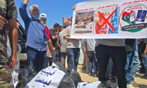 Hundrevis protesterer i Libya utenfor FN-organet mot papirløse migranter