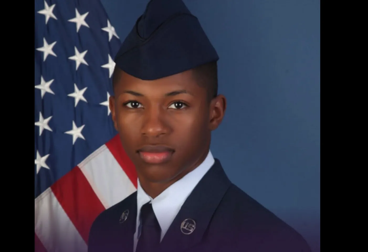 Moren til de drepte flyverne Roger Fortson sier politiet i Florida som drepte ham fortsetter å utsette rettssaken