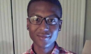 Domfellelser reversert for Colorado paramedikere involvert i døden til Elijah McClain