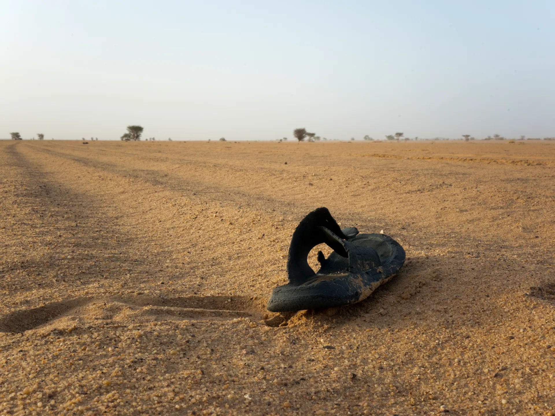 Minst 49 mennesker dør av tørste etter lastebilhavari i Niger-ørkenen