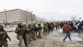 Protester fortsetter utenfor ICE-anlegget i Minneapolis