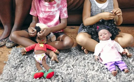 Videos Go Viral Viser mennesker misbruker svarte stressdukker i Kina