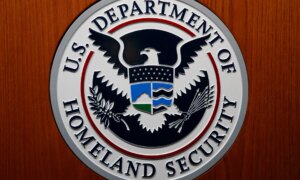 En amerikansk dommer sier at regjeringen kan oppheve utvisningsbeskyttelsen for etiopiere