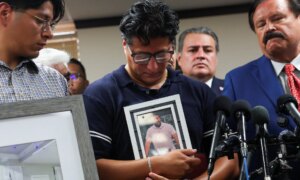 Familie krever etterforskning etter amerikansk mann drept av ICE-agent i Texas