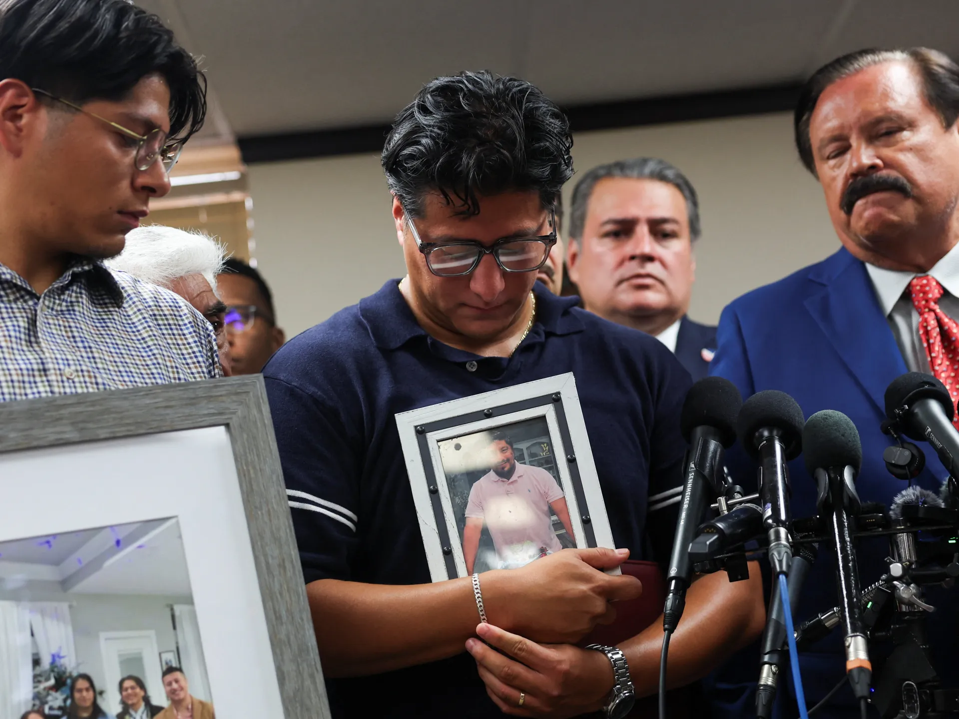 Familie krever etterforskning etter amerikansk mann drept av ICE-agent i Texas