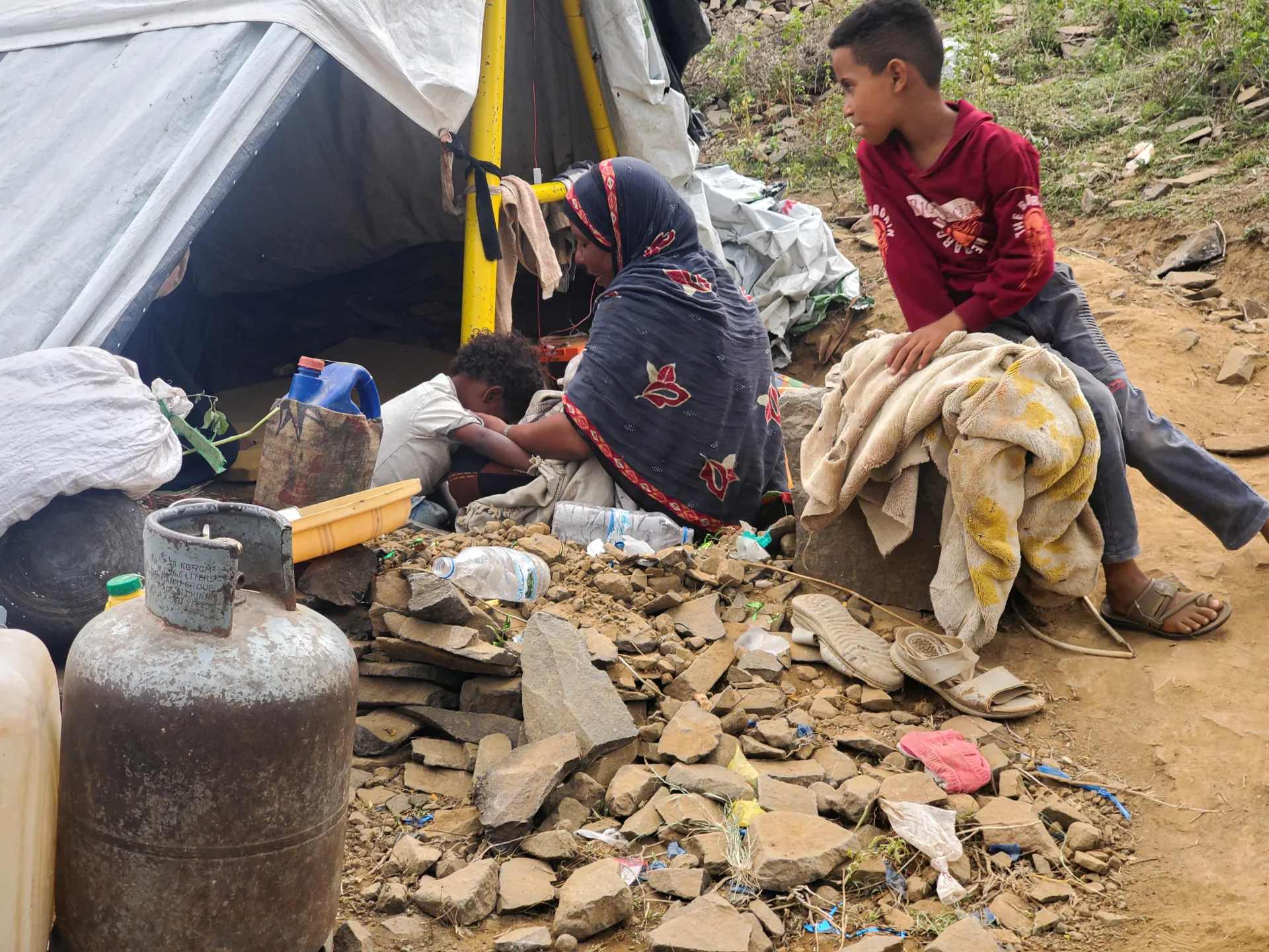 Mer enn 100 000 fordrevne mens de flykter fra volden i Jemen: FN