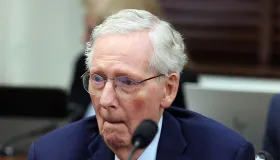 Mitch McConnell deltar på senatets landbrukskomitémøte for å vurdere jordbruksloven