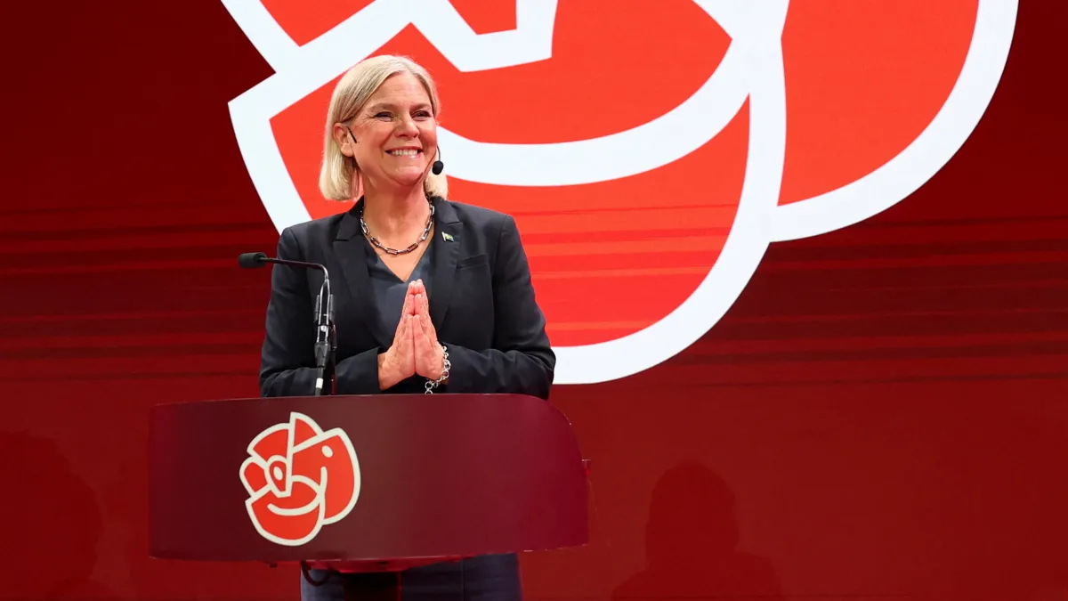 Sveriges venstreorienterte opposisjonsleder begynner arbeidet med å danne regjering