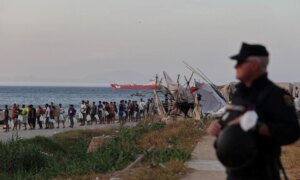Den humanitære krisen forverres i Ceuta ettersom tusenvis fortsatt er strandet