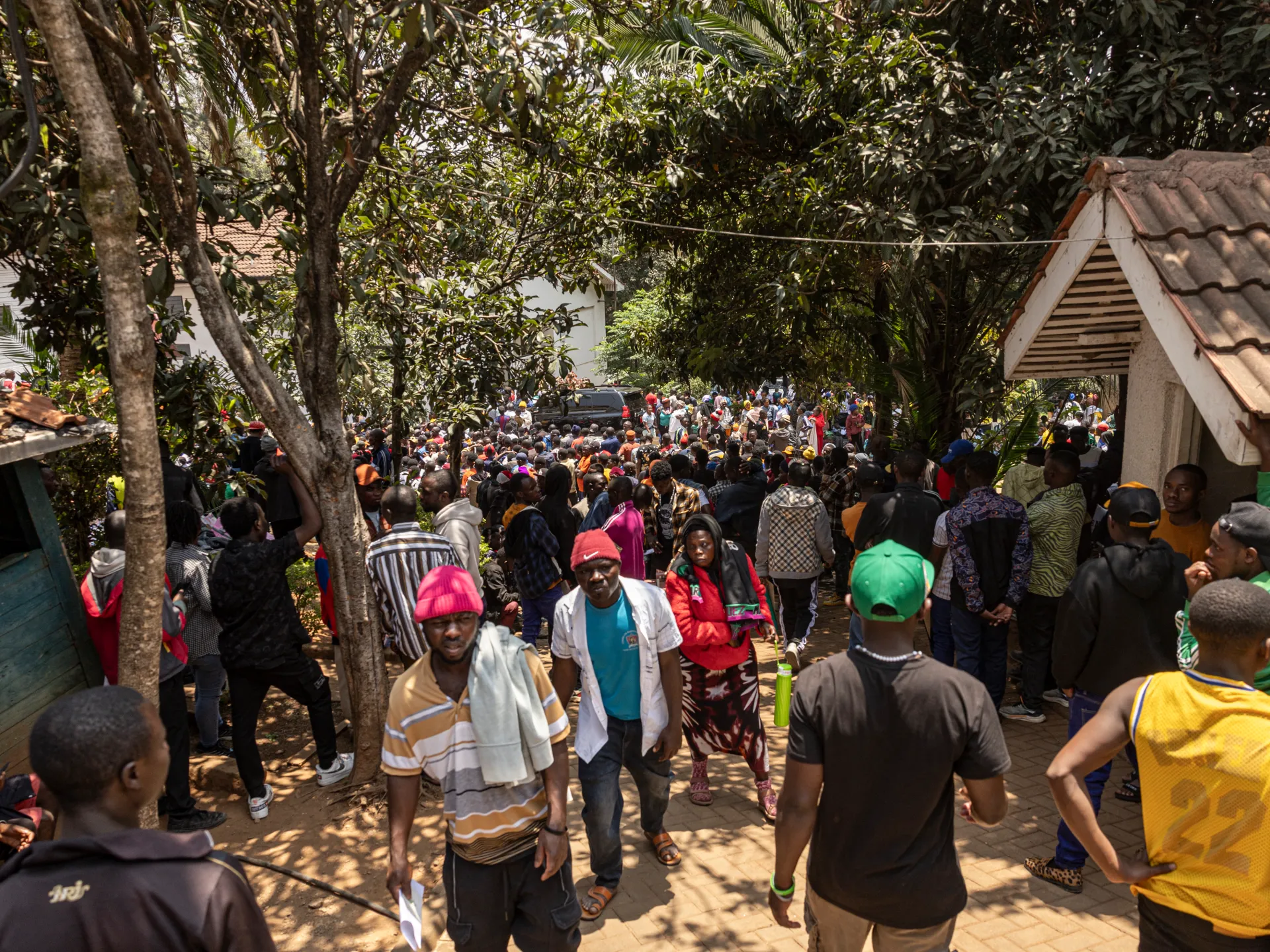 Kenya tilbyr amnesti for migranter etter at burundiere haster med å dra