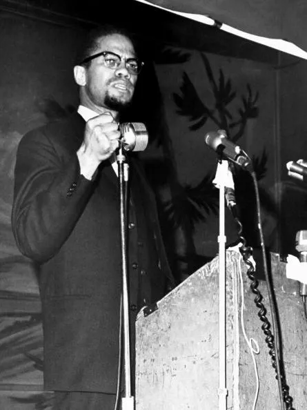 Malcolm X taler på Audubon Ballroom i Harlem 1. februar