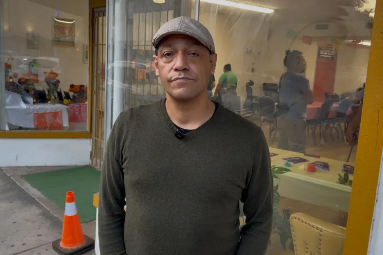 Samfunnsarrangør Mark Anthony Vasquez er sett i Brownsville, Texas