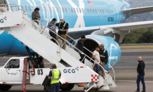 Jamaica godtar første flyvning med tredjelandsdeportasjoner fra USA