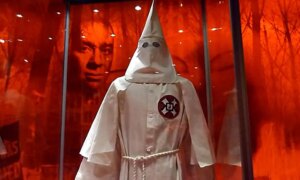 NAACP fordømmer El Paso-gruppen som hadde på seg KKK-kostymer