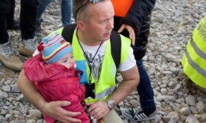 «Trekker den rette spikeren»: Flyktningredningsgruppen trasslig når Hellas sikter mot den